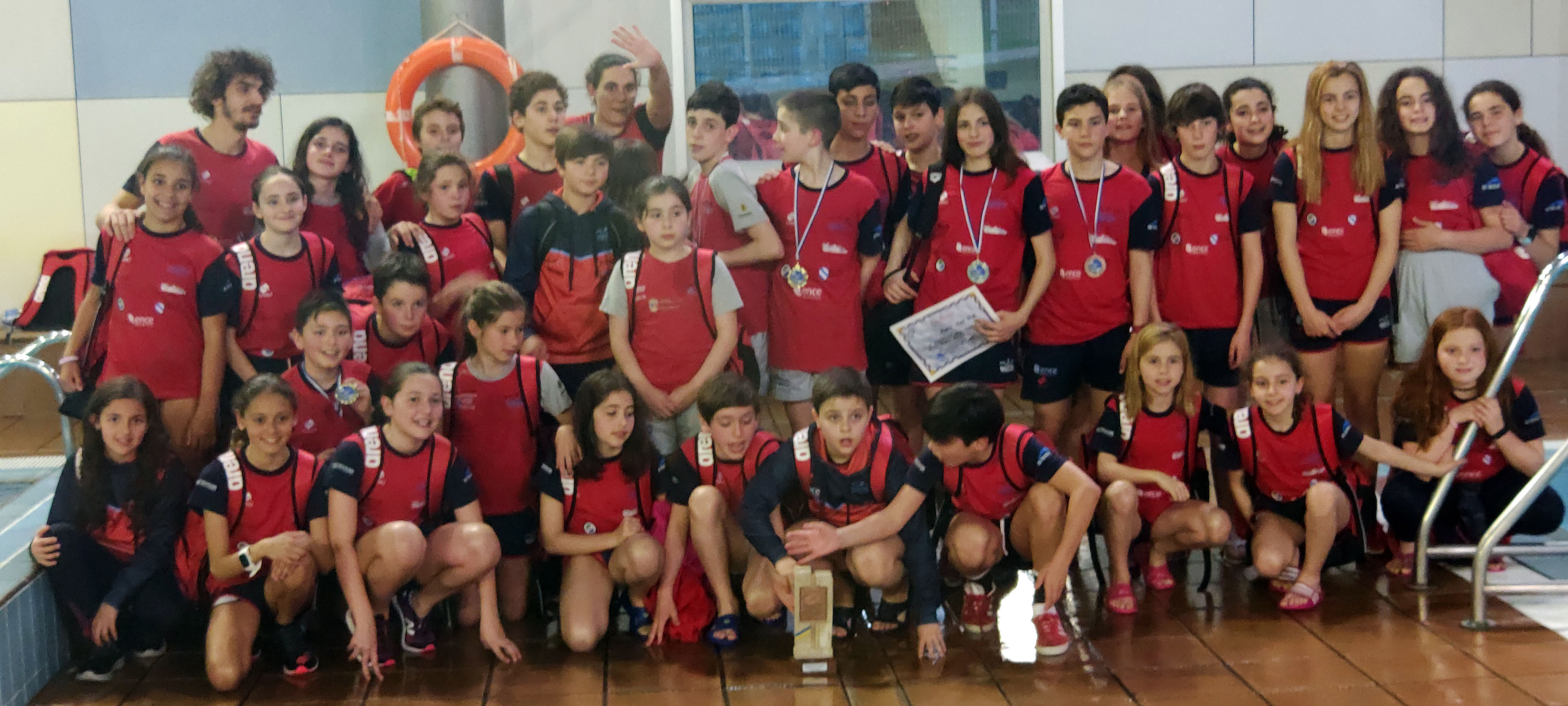 El Club Natación Galaico, tercero en el Trofeo de Avilés